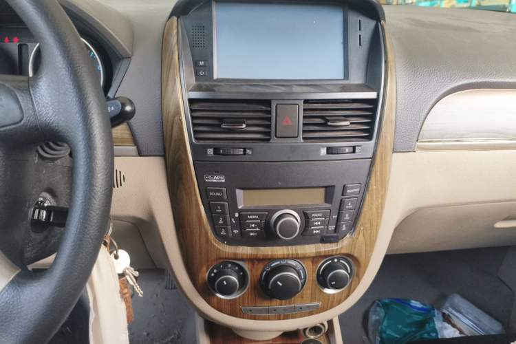 Used Buick Excelle 2015 1.5L Automatic Classic Model Audio And AC Panel