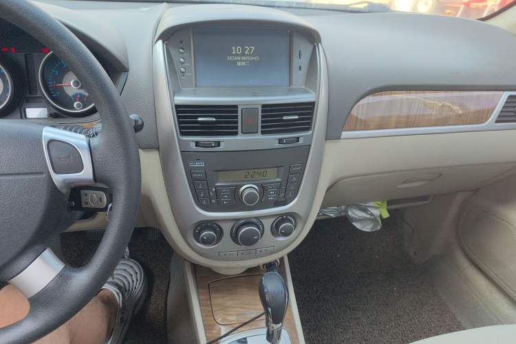 Used Buick Excelle 2015 1.5L Automatic Classic Model Audio And AC Panel