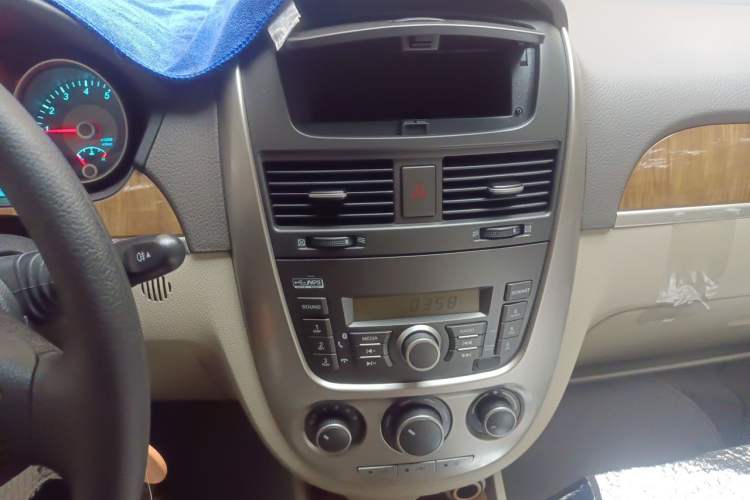 Used Buick Excelle 2015 1.5L Automatic Classic Model Audio And AC Panel