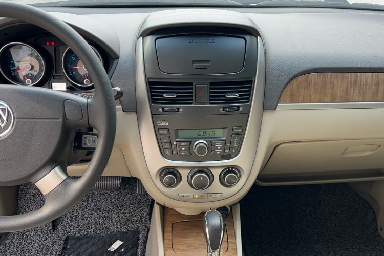 Used Buick Excelle 2015 1.5L Automatic Classic Model Audio And AC Panel