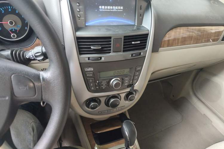 Used Buick Excelle 2015 1.5L Automatic Classic Model Audio And AC Panel