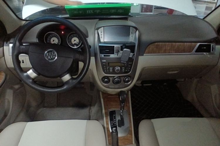 Used Buick Excelle 2015 1.5L Automatic Classic Model Center Console