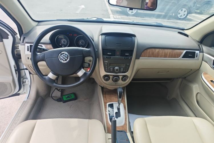 Used Buick Excelle 2015 1.5L Automatic Classic Model Center Console