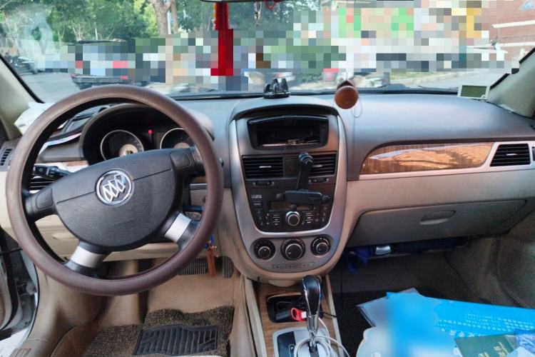 Used Buick Excelle 2015 1.5L Automatic Classic Model Center Console