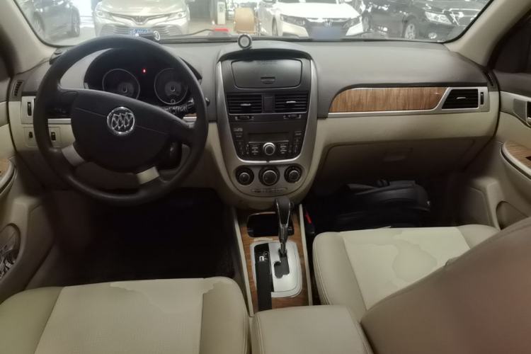 Used Buick Excelle 2015 1.5L Automatic Classic Model Center Console
