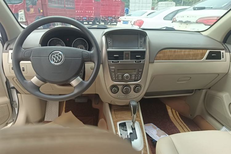 Used Buick Excelle 2015 1.5L Automatic Classic Model Center Console