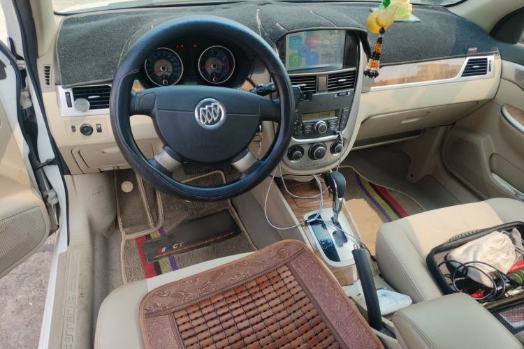 Used Buick Excelle 2015 1.5L Automatic Classic Model Center Console