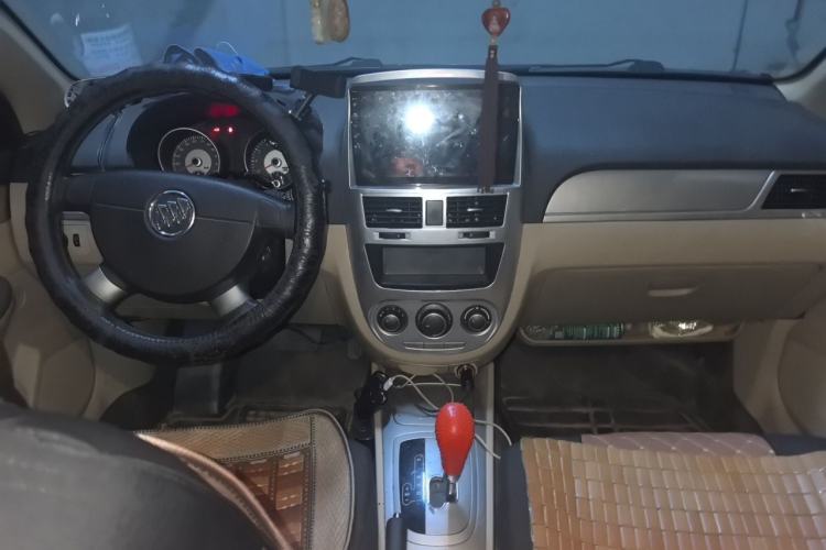 Used Buick Excelle 2015 1.5L Automatic Classic Model Center Console