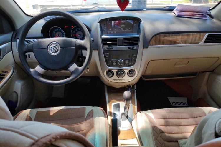 Used Buick Excelle 2015 1.5L Automatic Classic Model Center Console