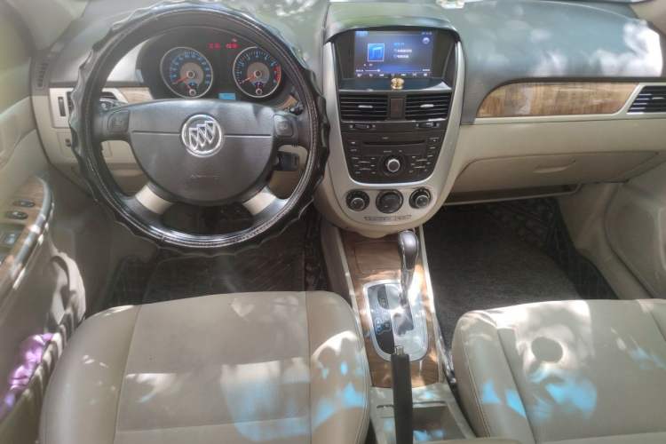 Used Buick Excelle 2015 1.5L Automatic Classic Model Center Console