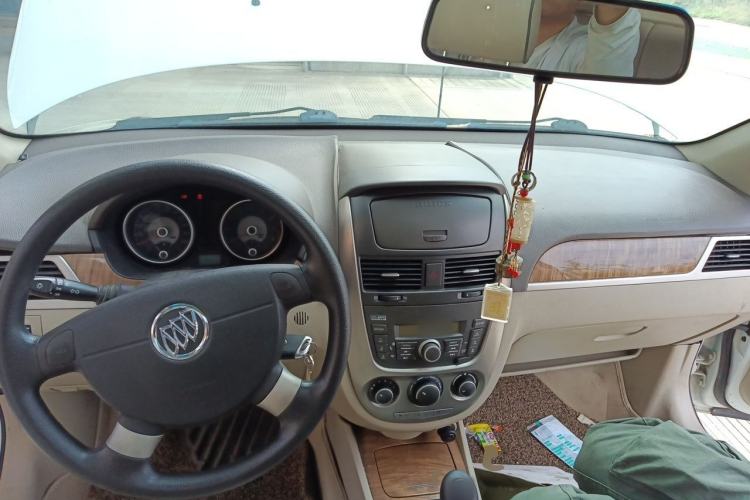 Used Buick Excelle 2015 1.5L Manual Classic Trim Center Console