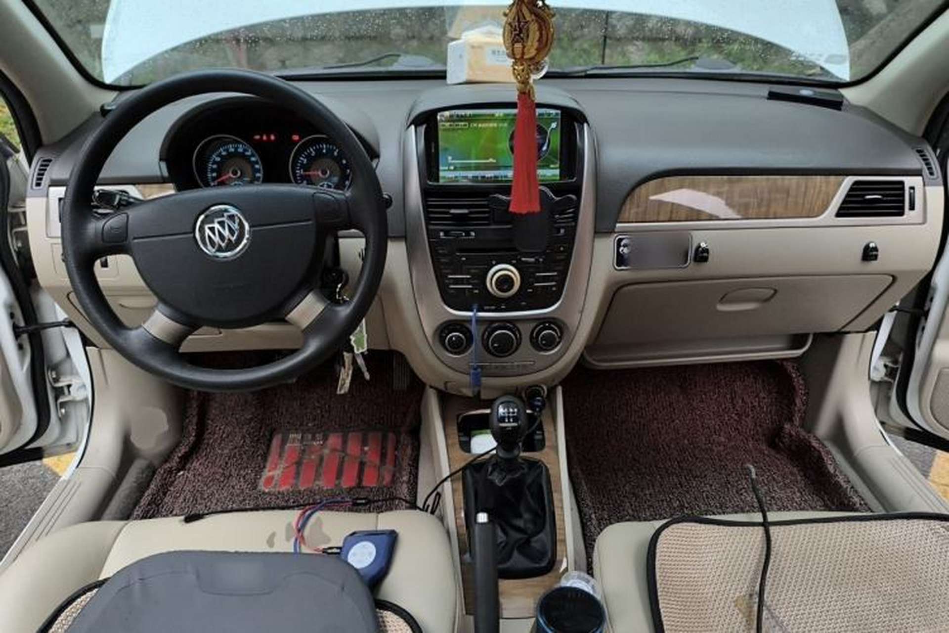 Used Buick Excelle 2015 1.5L Manual Classic Trim Center Console