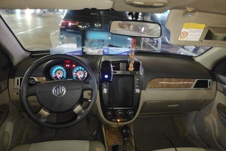 Used Buick Excelle 2015 1.5L Automatic Classic Model Center Console