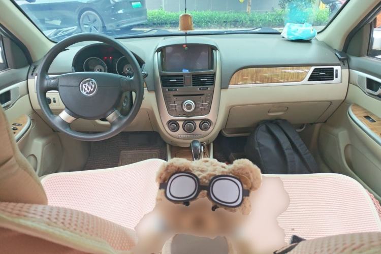 Used Buick Excelle 2015 1.5L Automatic Classic Model Center Console