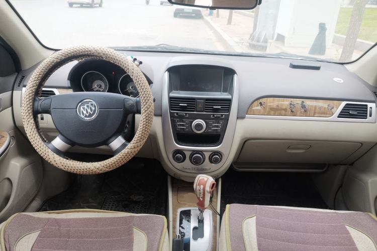 Used Buick Excelle 2015 1.5L Automatic Classic Model Center Console