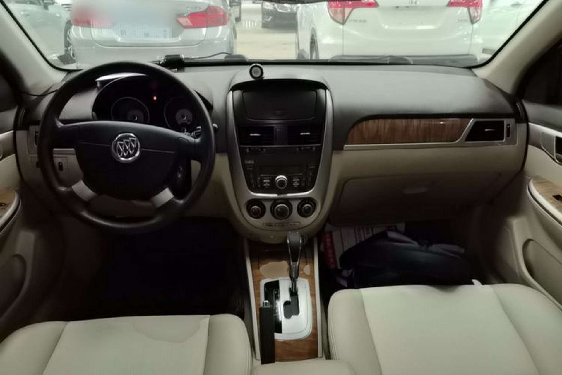 Used Buick Excelle 2015 1.5L Automatic Classic Model Center Console