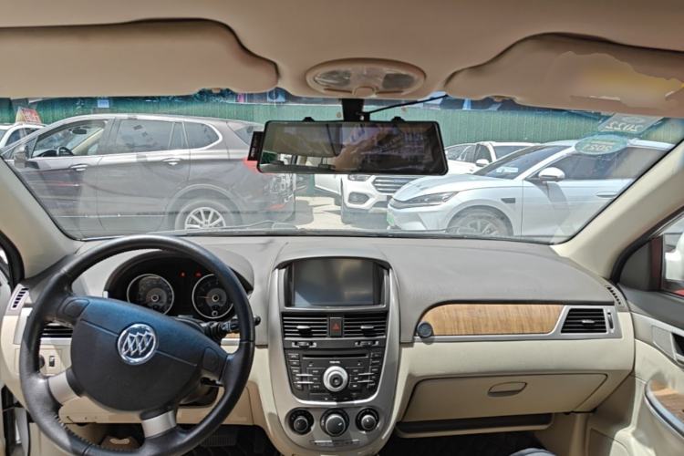 Used Buick Excelle 2015 1.5L Automatic Luxury Edition Center Console