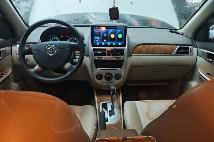 Used Buick Excelle 2015 1.5L Automatic Classic Model Center Console