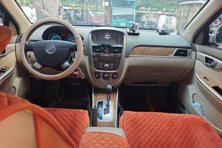 Used Buick Excelle 2015 1.5L Automatic Classic Model Center Console