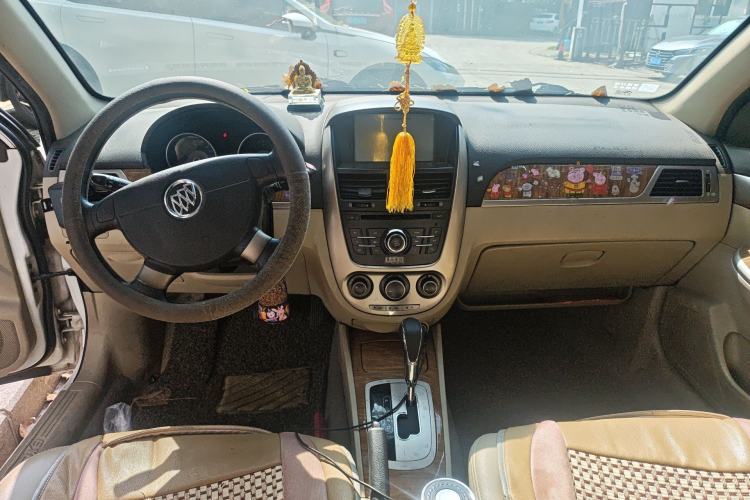 Used Buick Excelle 2015 1.5L Automatic Classic Model Center Console