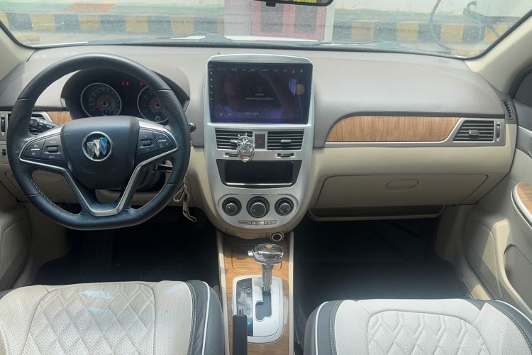 Used Buick Excelle 2015 1.5L Automatic Classic Model Center Console