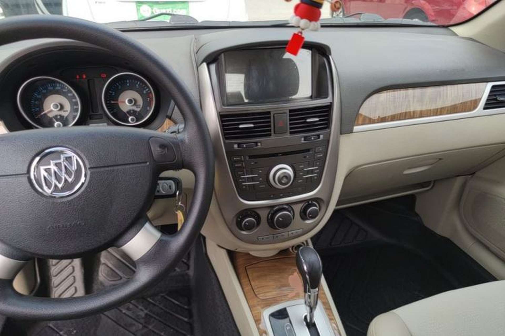 Used Buick Excelle 2015 1.5L Automatic Classic Model Center Console
