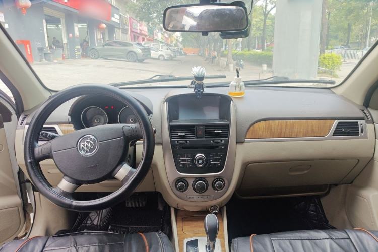 Used Buick Excelle 2015 1.5L Automatic Classic Model Center Console