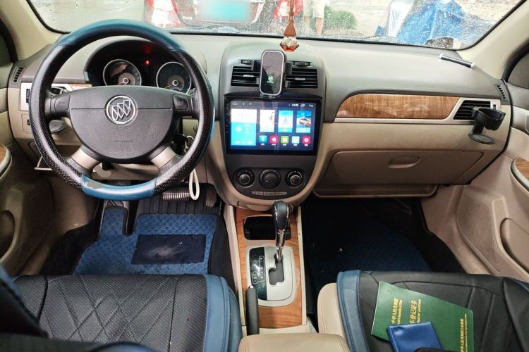 Used Buick Excelle 2015 1.5L Automatic Classic Model Center Console