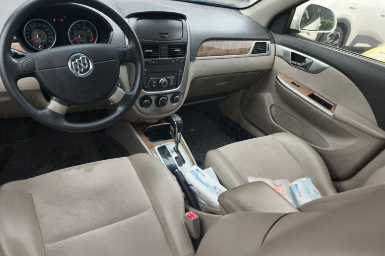 Used Buick Excelle 2015 1.5L Automatic Classic Model Center Console