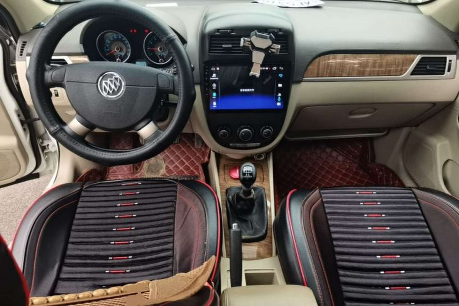 Used Buick Excelle 2015 1.5L Manual Classic Trim Center Console