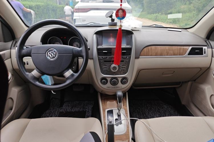 Used Buick Excelle 2015 1.5L Automatic Classic Model Center Console