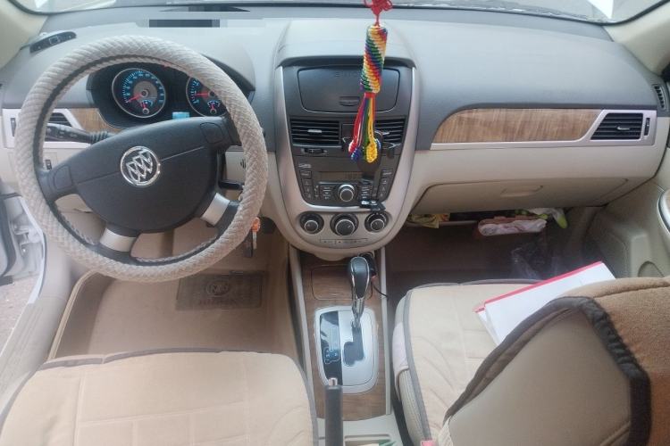 Used Buick Excelle 2015 1.5L Automatic Classic Model Center Console