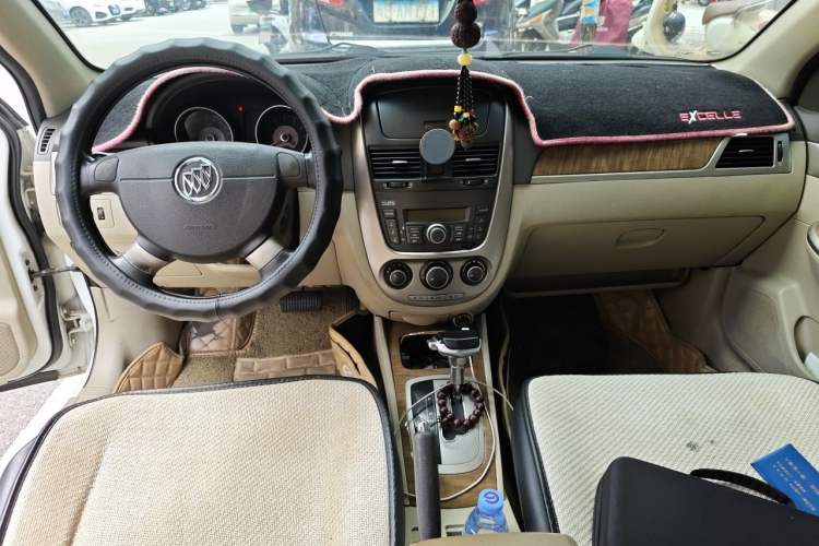 Used Buick Excelle 2015 1.5L Automatic Classic Model Center Console