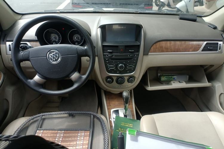 Used Buick Excelle 2015 1.5L Automatic Classic Model Center Console