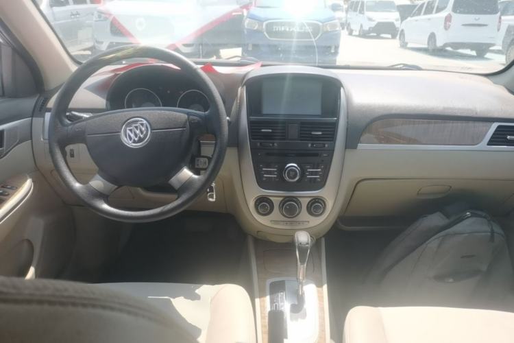 Used Buick Excelle 2015 1.5L Automatic Classic Model Center Console