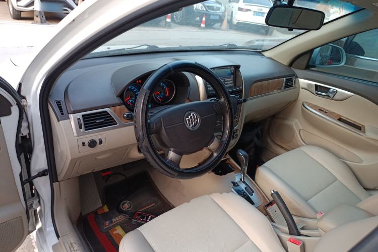 Used Buick Excelle 2015 1.5L Automatic Classic Model Center Console