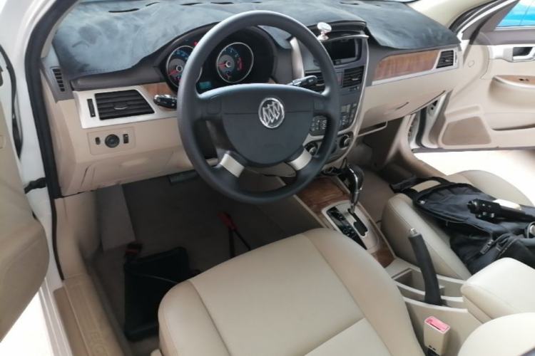 Used Buick Excelle 2015 1.5L Automatic Classic Model Center Console