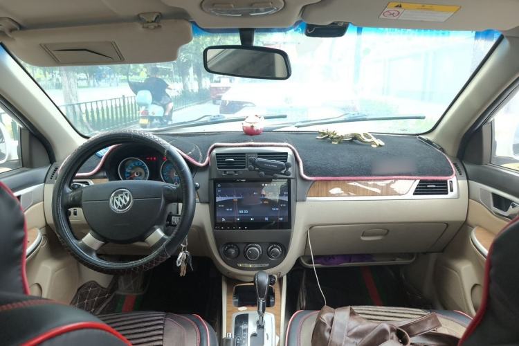 Used Buick Excelle 2015 1.5L Automatic Classic Model Center Console