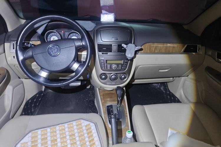 Used Buick Excelle 2015 1.5L Automatic Luxury Edition Center Console