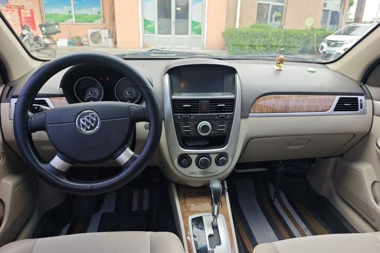 Used Buick Excelle 2015 1.5L Automatic Classic Model Center Console