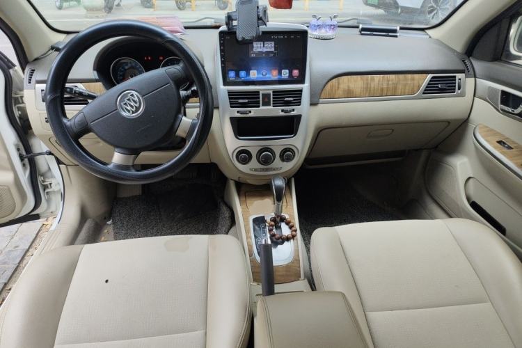 Used Buick Excelle 2015 1.5L Automatic Classic Model Center Console
