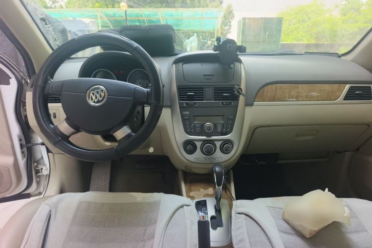 Used Buick Excelle 2015 1.5L Automatic Classic Model Center Console