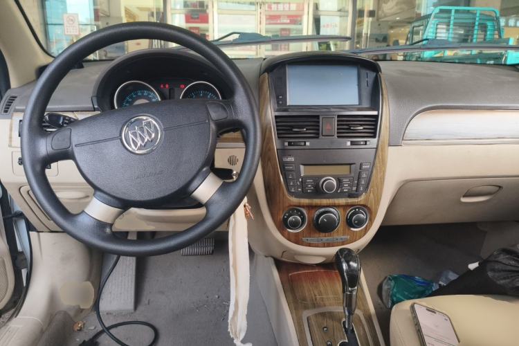 Used Buick Excelle 2015 1.5L Automatic Classic Model Center Console