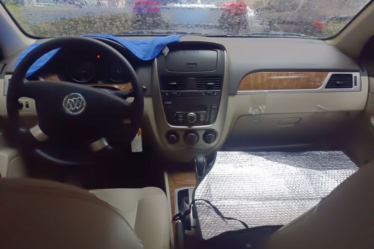 Used Buick Excelle 2015 1.5L Automatic Classic Model Center Console