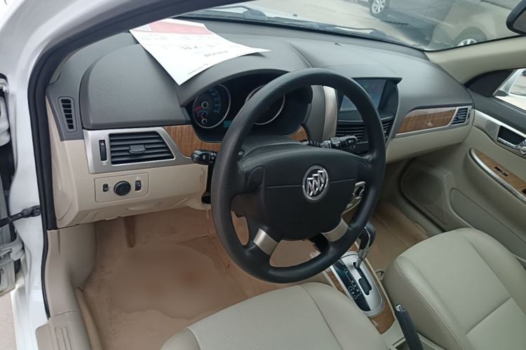 Used Buick Excelle 2015 1.5L Automatic Classic Model Center Console