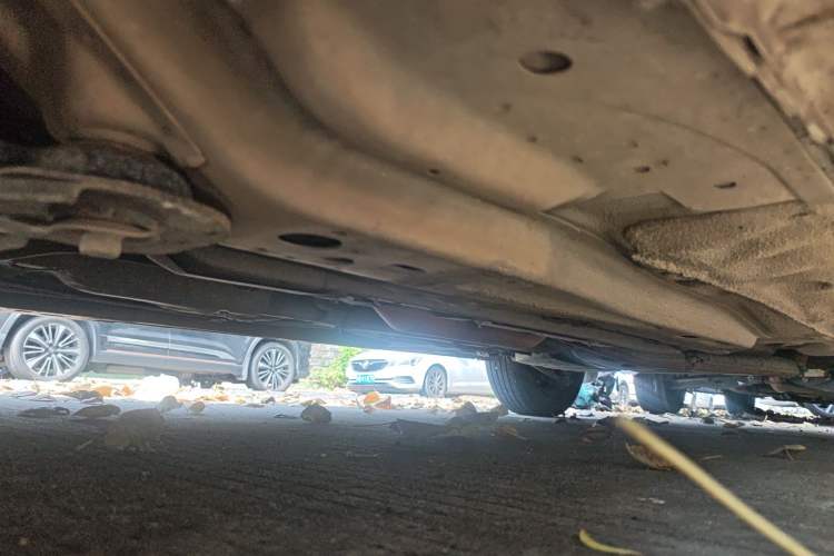 Used Buick Excelle 2015 1.5L Automatic Classic Model Chassis Front Left