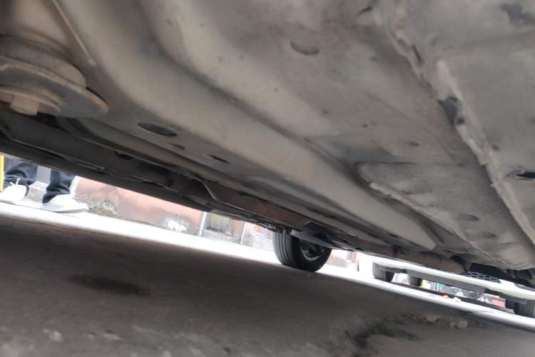 Used Buick Excelle 2015 1.5L Manual Classic Trim Chassis Front Left
