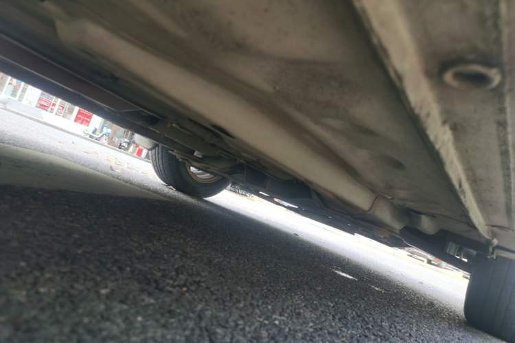 Used Buick Excelle 2015 1.5L Manual Classic Trim Chassis Front Right