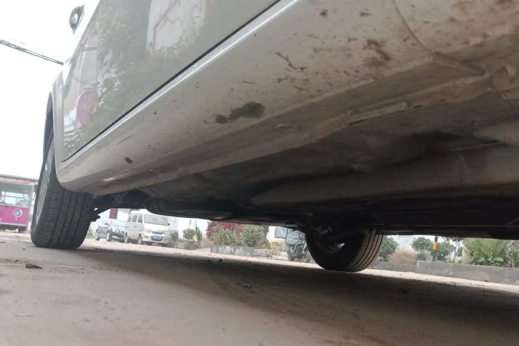 Used Buick Excelle 2015 1.5L Manual Classic Trim Chassis Front Right