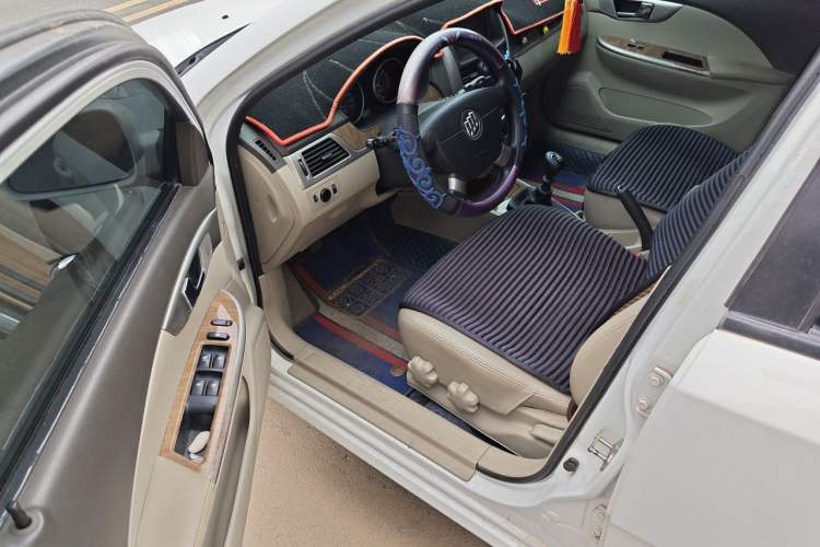 Used Buick Excelle 2015 1.5L Manual Classic Trim Driver Seat